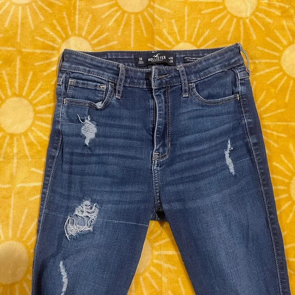 hollister ripped skinny jeans - Picture 3 of 4